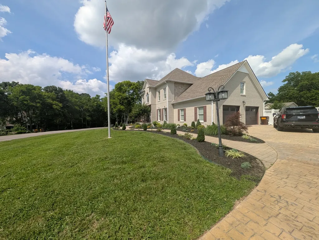 1045 Claremont Drive Columbia TN 38401