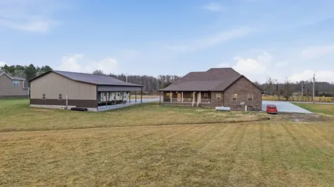 667 Pete Sain Road Manchester TN 37355