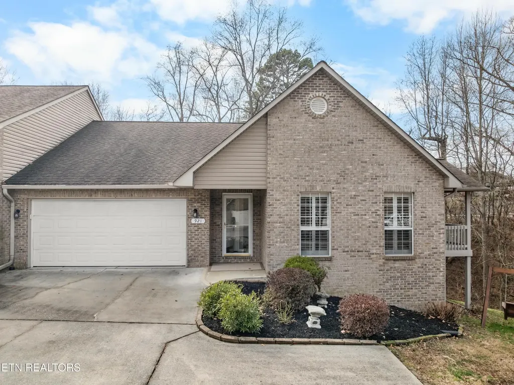 921 Mercer Drive Maryville TN 37801