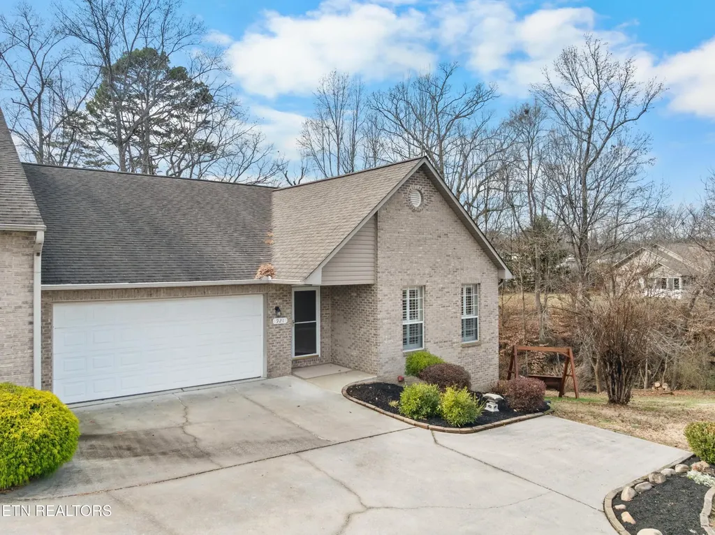 921 Mercer Drive Maryville TN 37801