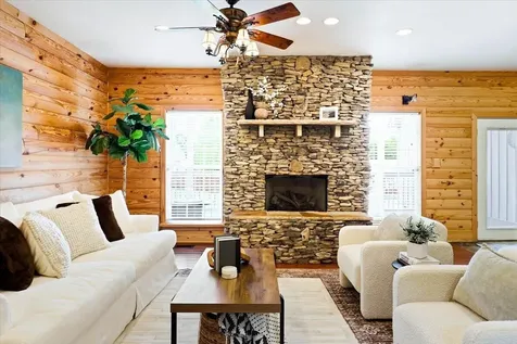 2322 Mowbray Pike Soddy Daisy TN 37379