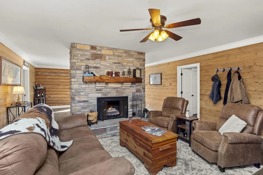 1300 Ridge Road Dickson TN 37055