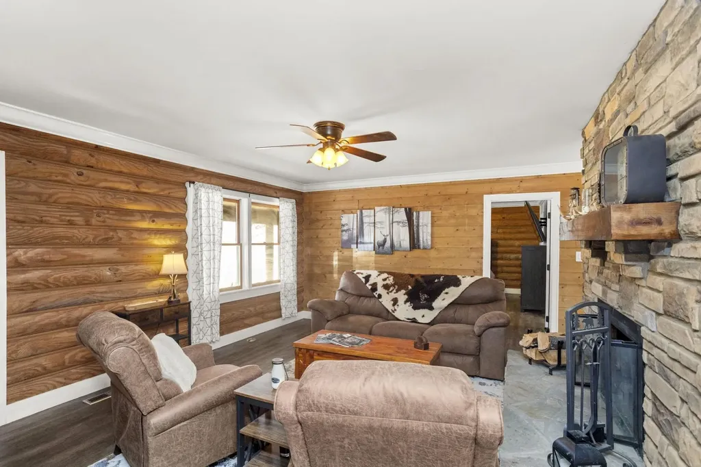 1300 Ridge Road Dickson TN 37055