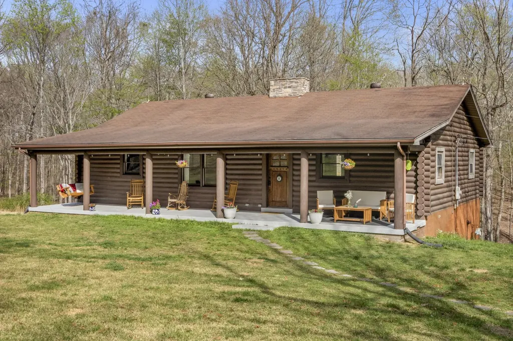 1300 Ridge Road Dickson TN 37055