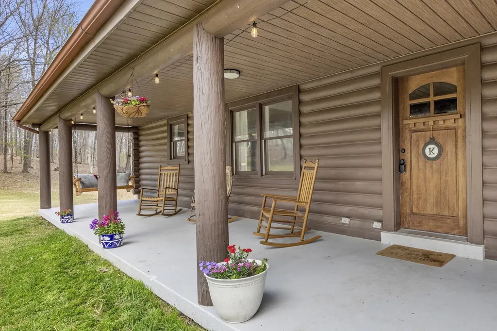 1300 Ridge Road Dickson TN 37055