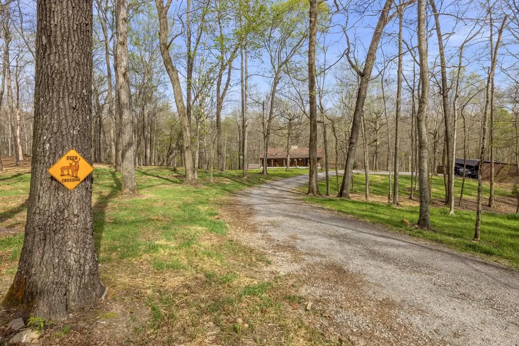 1300 Ridge Road Dickson TN 37055