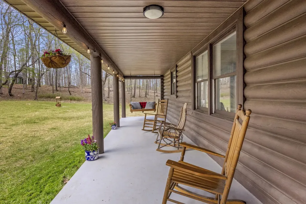 1300 Ridge Road Dickson TN 37055
