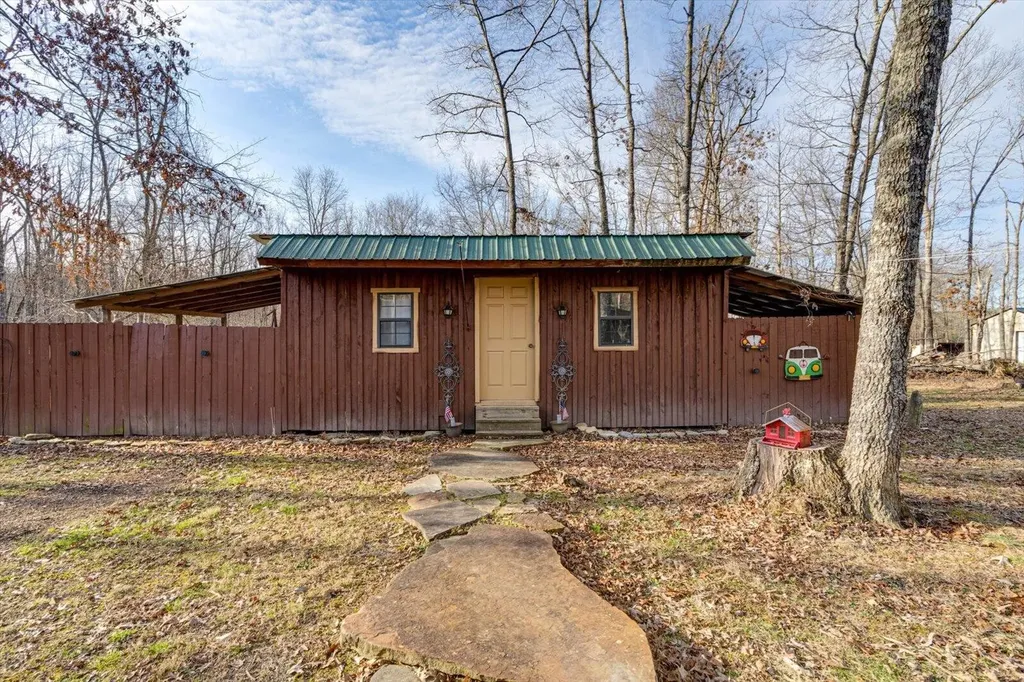 123 Powers Lane Pikeville TN 37367