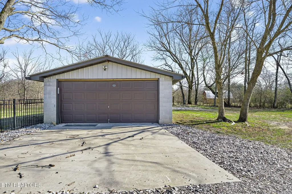 2490 Chestnut Hill Road Crossville TN 38571