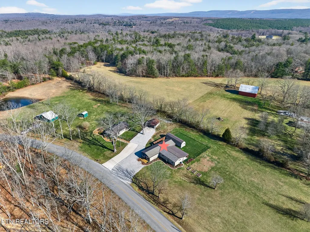 2490 Chestnut Hill Road Crossville TN 38571