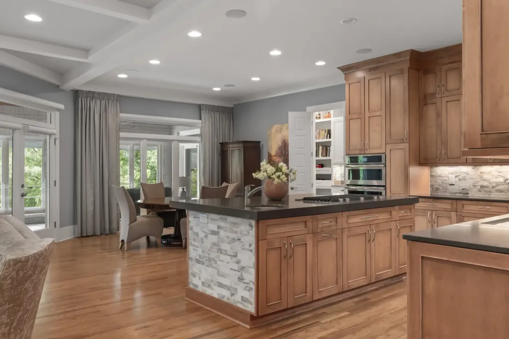 1 Warwick Lane Nashville TN 37205
