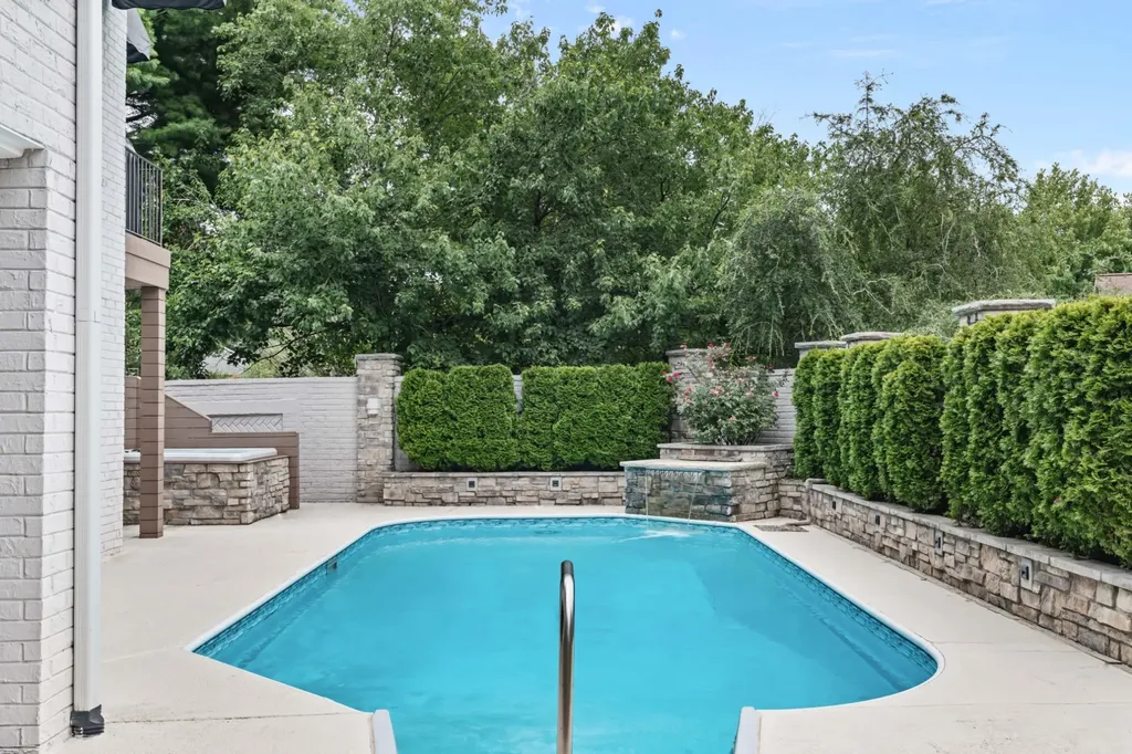 1 Warwick Lane Nashville TN 37205