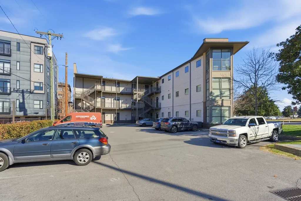 1700 Belcourt Avenue Nashville TN 37212