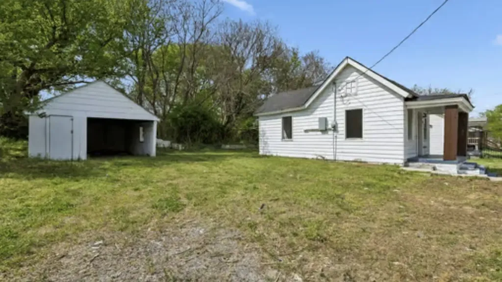 1028 Bridge Street Columbia TN 38401