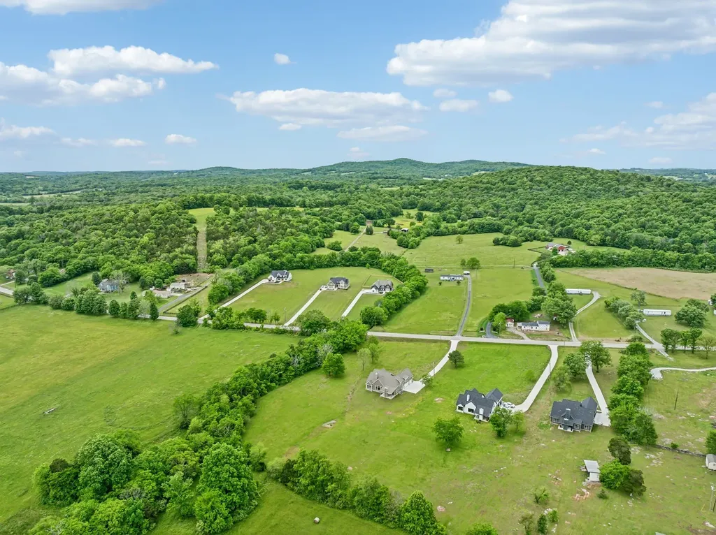 5915 Cainsville Road Lebanon TN 37090