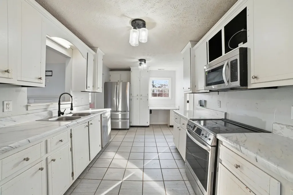 1391 Constitution Drive Clarksville TN 37042
