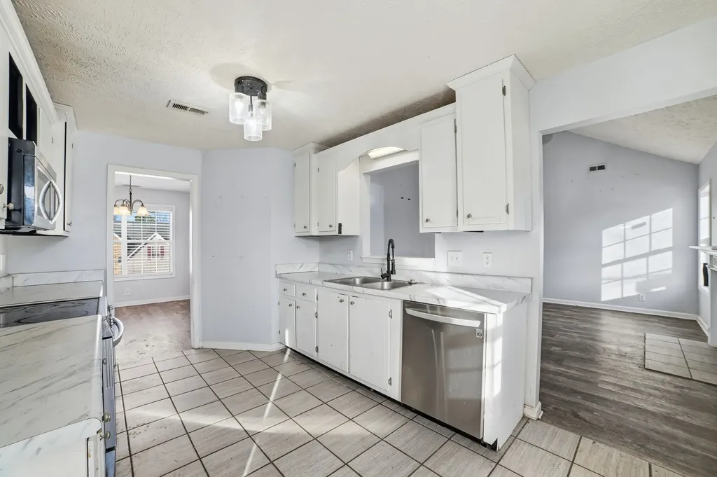 1391 Constitution Drive Clarksville TN 37042