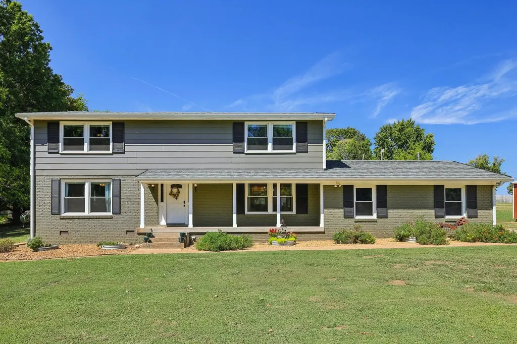 4002 Trotwood Avenue Columbia TN 38401