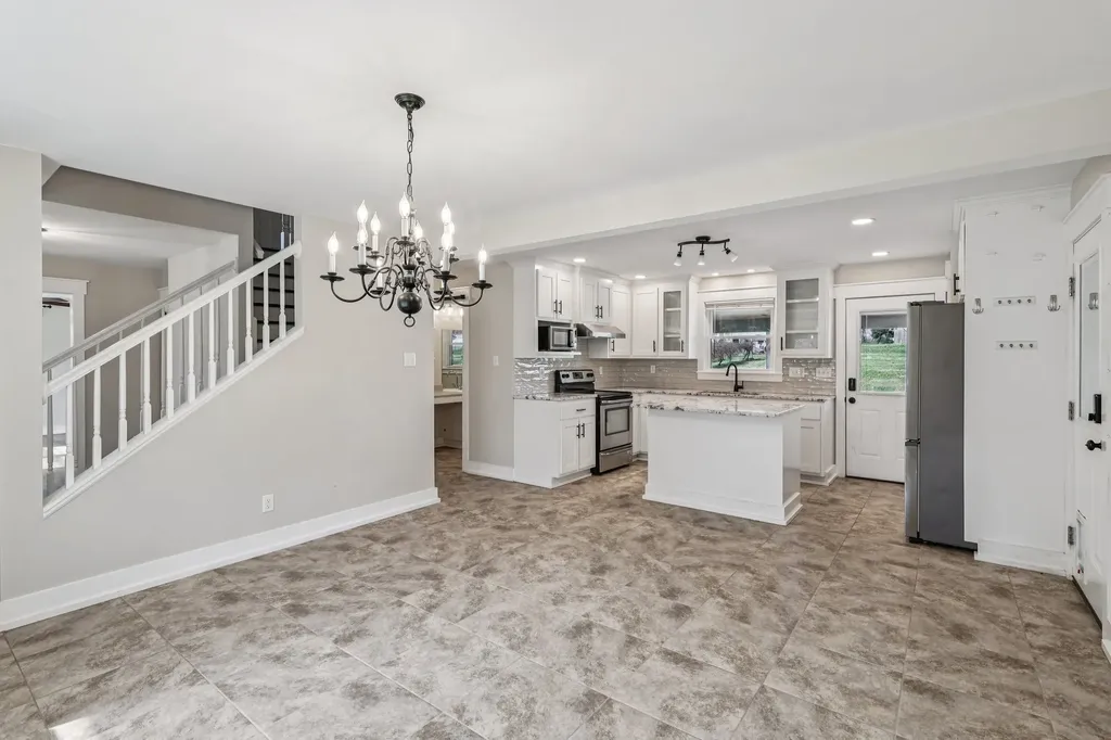 4002 Trotwood Avenue Columbia TN 38401
