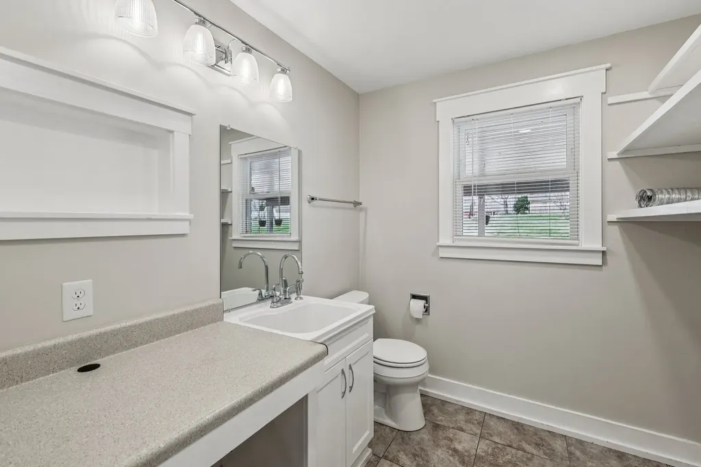 4002 Trotwood Avenue Columbia TN 38401