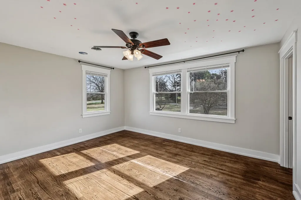 4002 Trotwood Avenue Columbia TN 38401