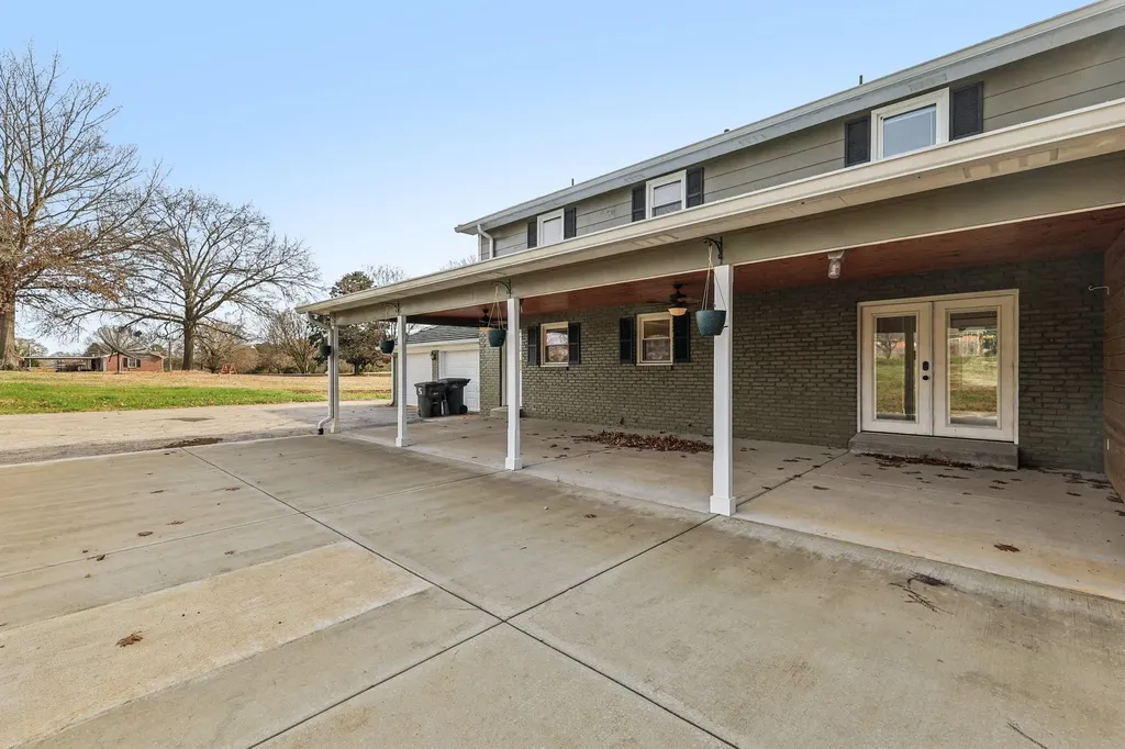 4002 Trotwood Avenue Columbia TN 38401