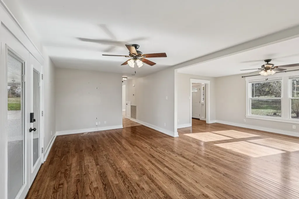 4002 Trotwood Avenue Columbia TN 38401