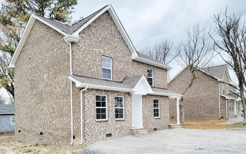 103 Walton Avenue Lafayette TN 37083