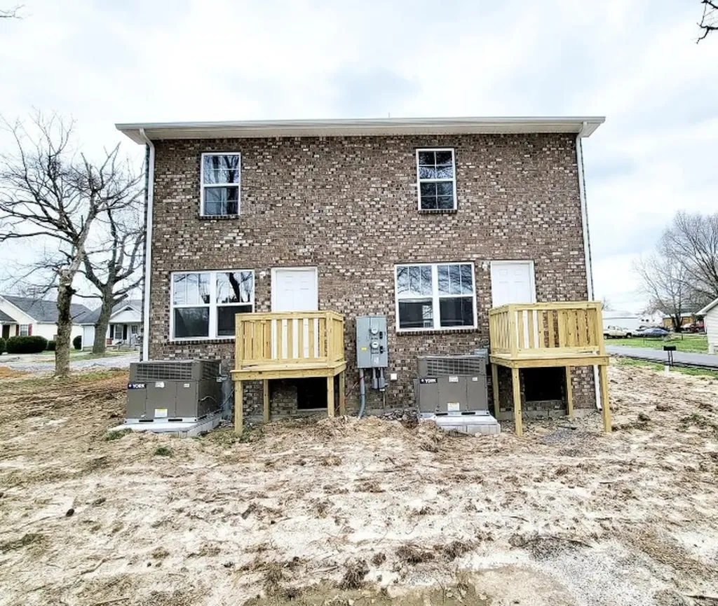 103 Walton Avenue Lafayette TN 37083