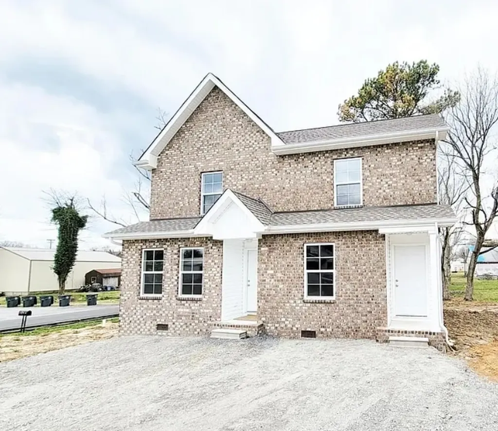103 Walton Avenue Lafayette TN 37083