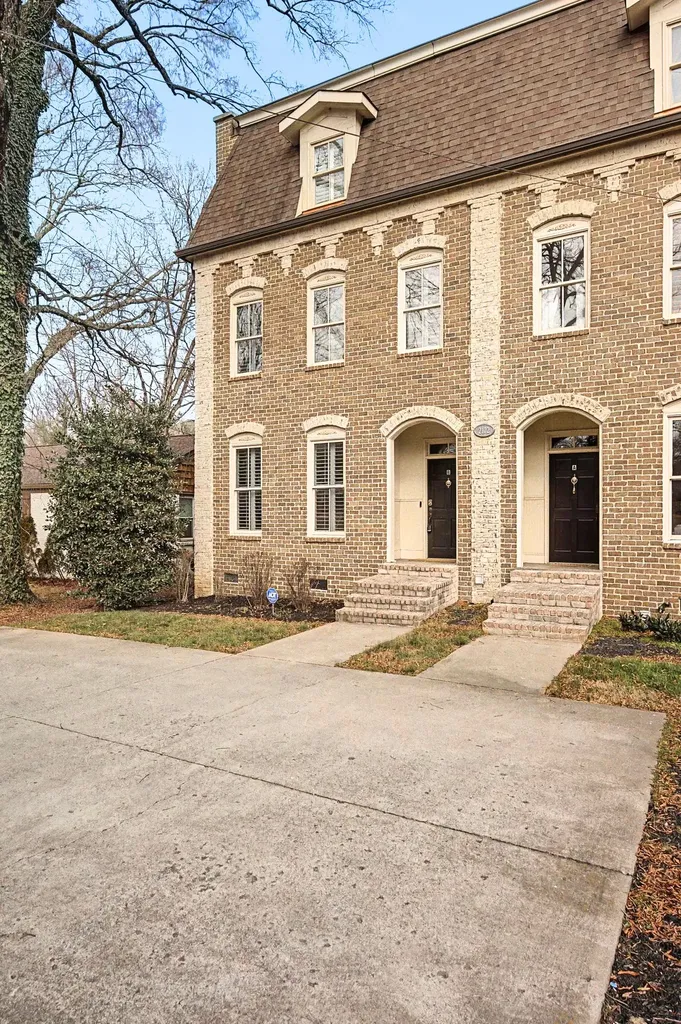 2102B Sharondale Drive Nashville TN 37215