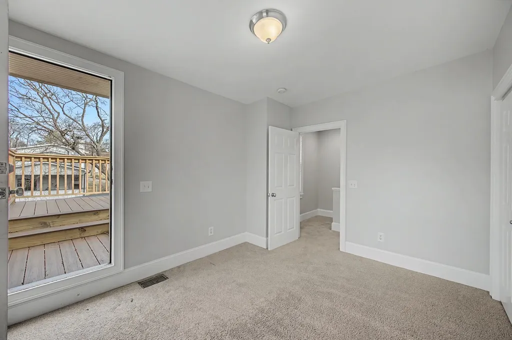 2102B Sharondale Drive Nashville TN 37215