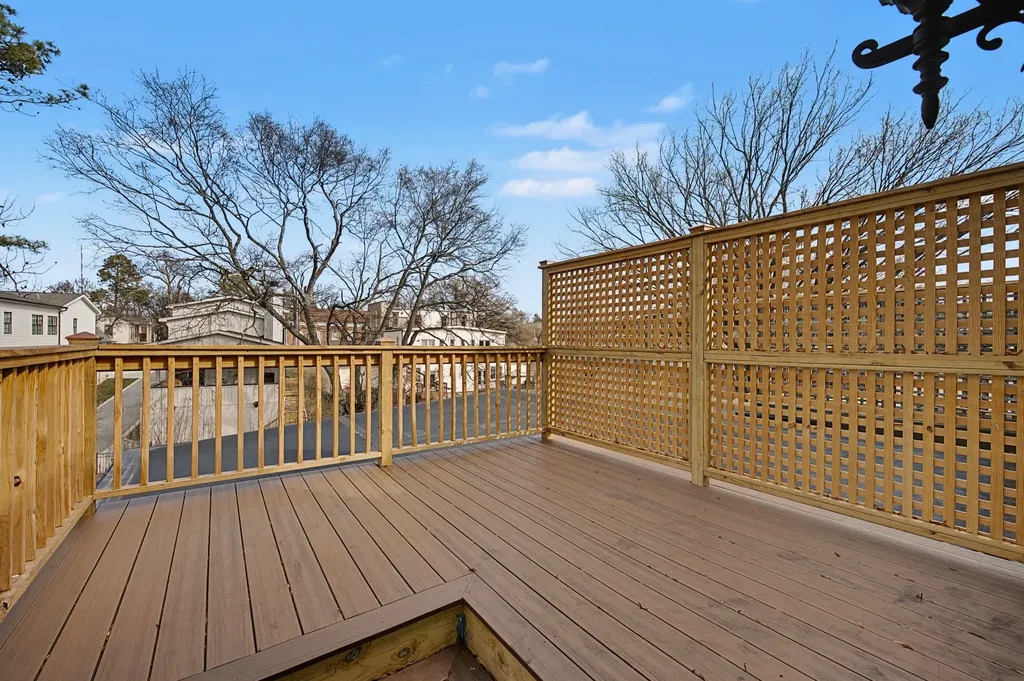 2102B Sharondale Drive Nashville TN 37215