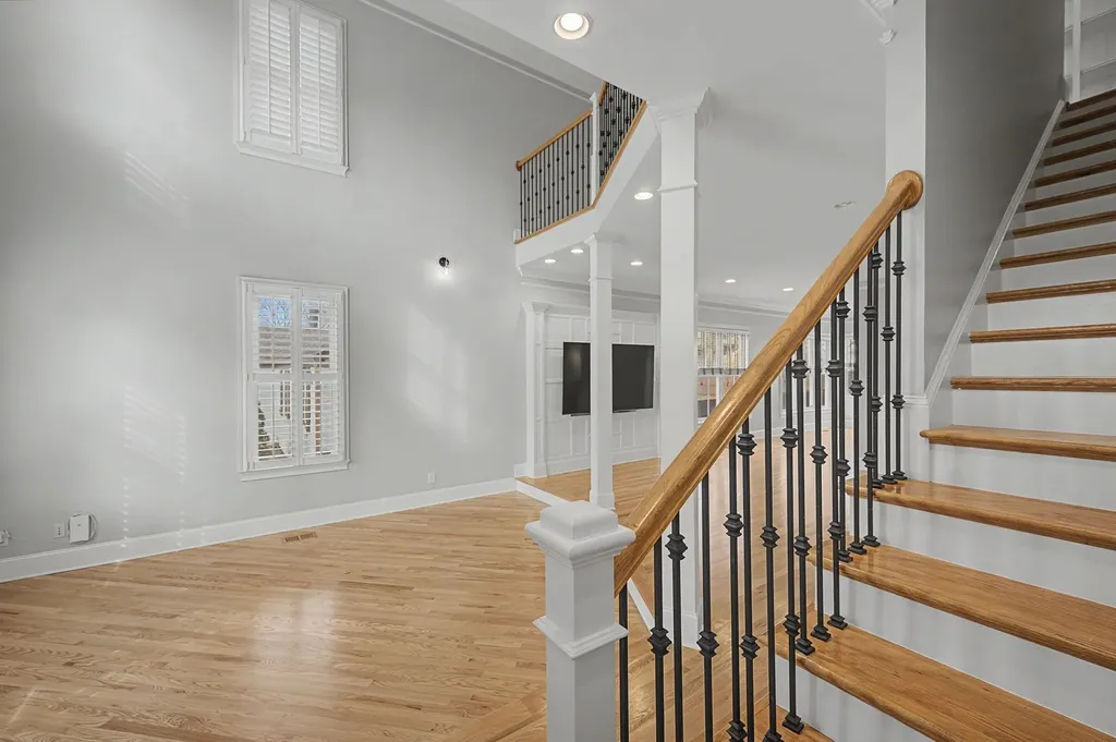 2102B Sharondale Drive Nashville TN 37215