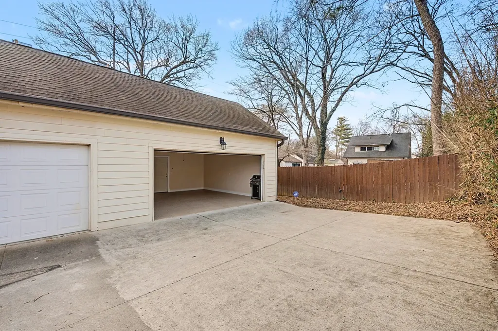 2102B Sharondale Drive Nashville TN 37215