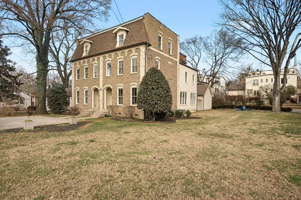 2102B Sharondale Drive Nashville TN 37215