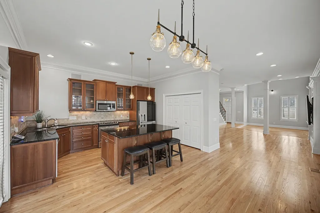 2102B Sharondale Drive Nashville TN 37215