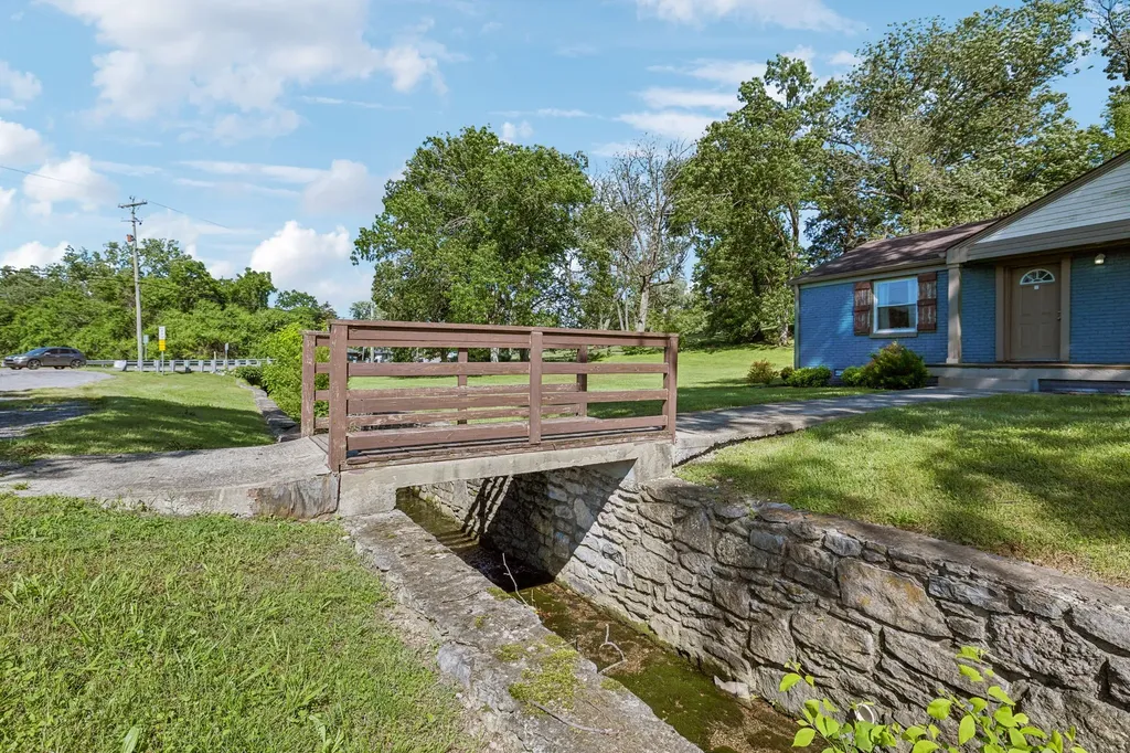 1201 S Graycroft Avenue Madison TN 37115