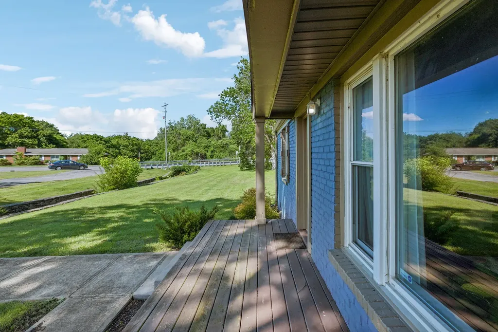 1201 S Graycroft Avenue Madison TN 37115