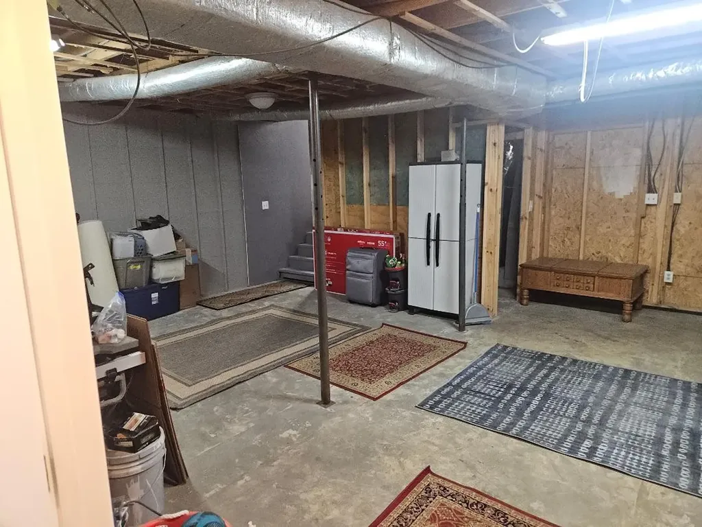 10819 Highway 13 Cumberland City TN 37050