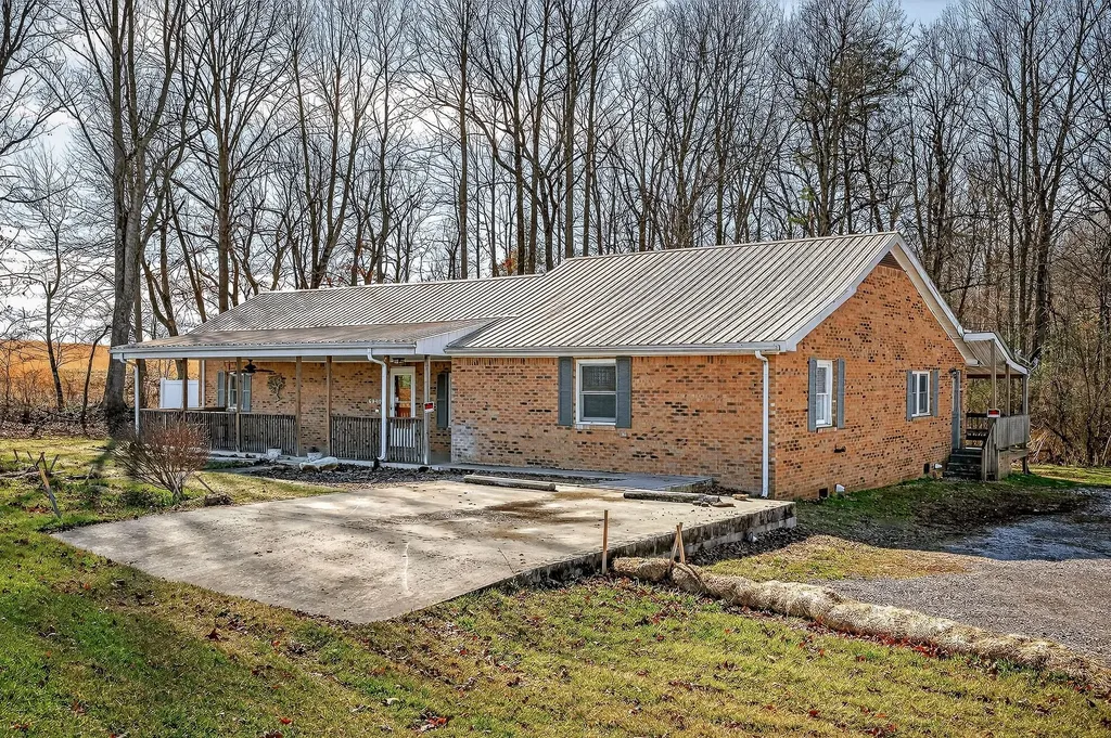 6940 S York Highway Clarkrange TN 38553