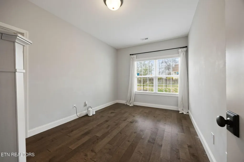 606 Eagle Bend Road Clinton TN 37716