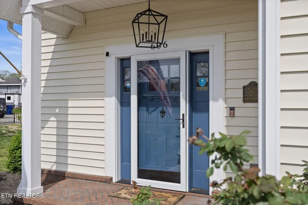 606 Eagle Bend Road Clinton TN 37716
