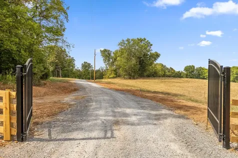 12 Sturgeon Creek Road Cedar Hill TN 37032