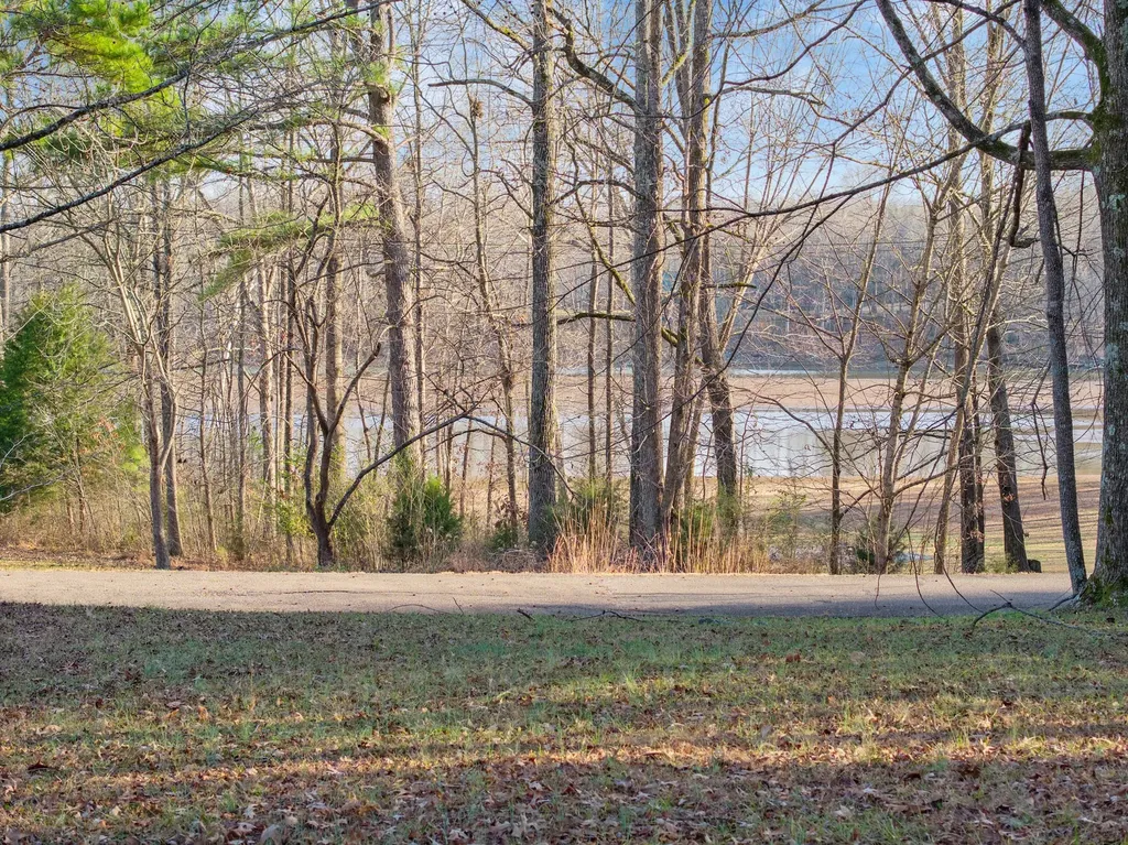 90 Arrowhead Circle Parsons TN 38363