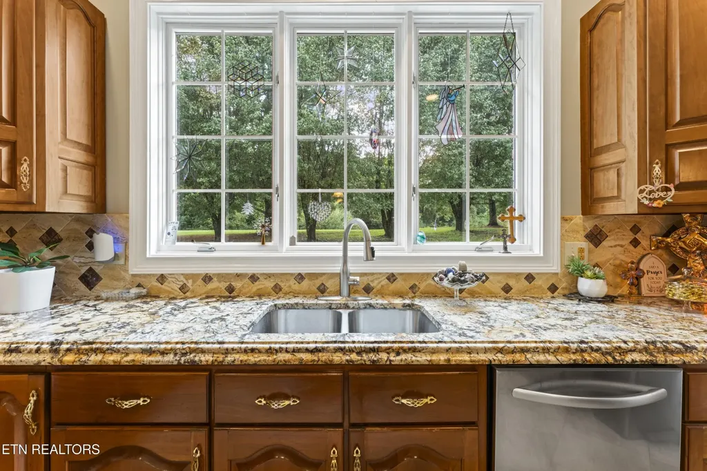 108 Deerfield Lane Oak Ridge TN 37830