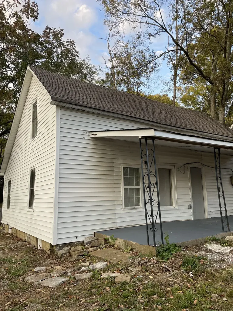 1046 Buchanan Street Lewisburg TN 37091