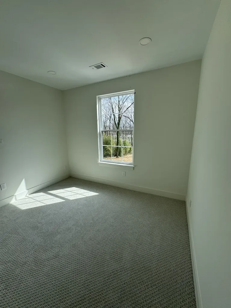 1104 S Graycroft Avenue Madison TN 37115