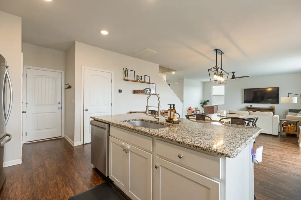 905 Aberdeen Court Columbia TN 38401