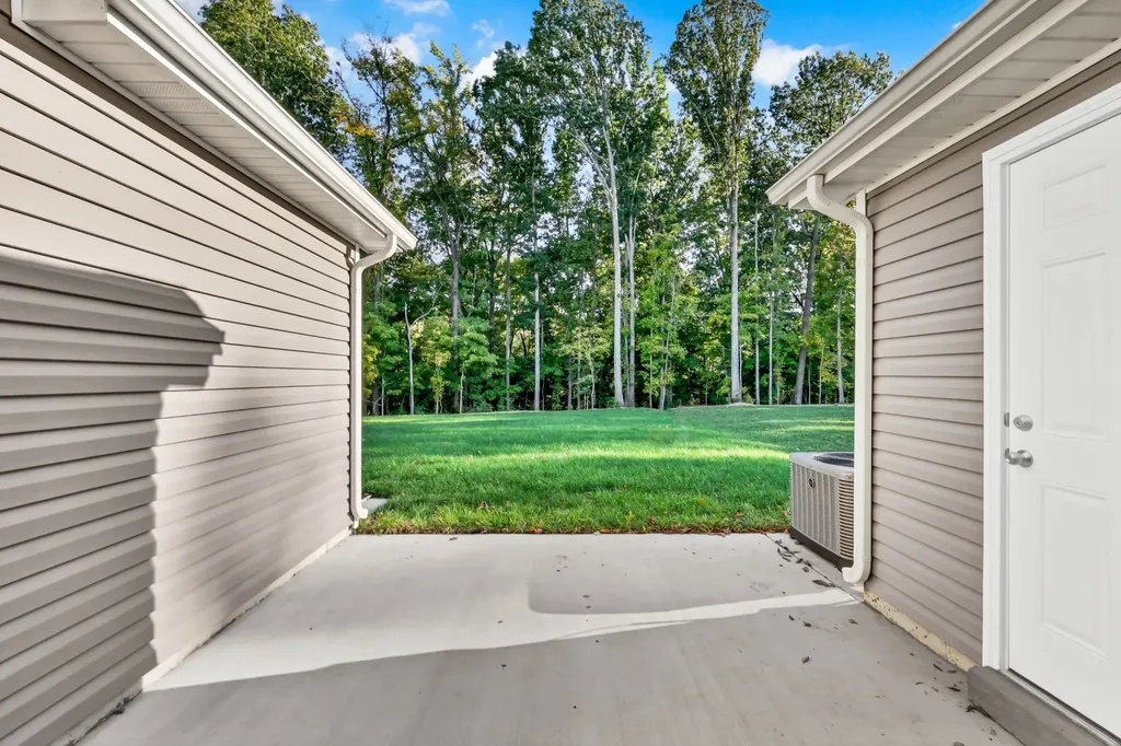 137 Quarry Point Drive Clarksville TN 37043